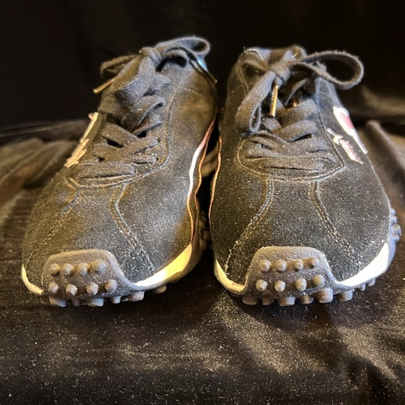 Black Suede Pink Puma Logo Women’s size 9 - Picture 3 of 9